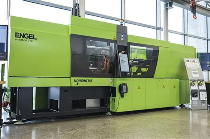 Injetora ENGEL e-motion 110 nas instalações da Plásticos Bueso